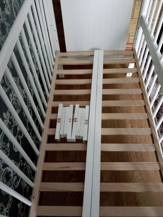 Дитяче ліжечко, дерев'яне ліжечко