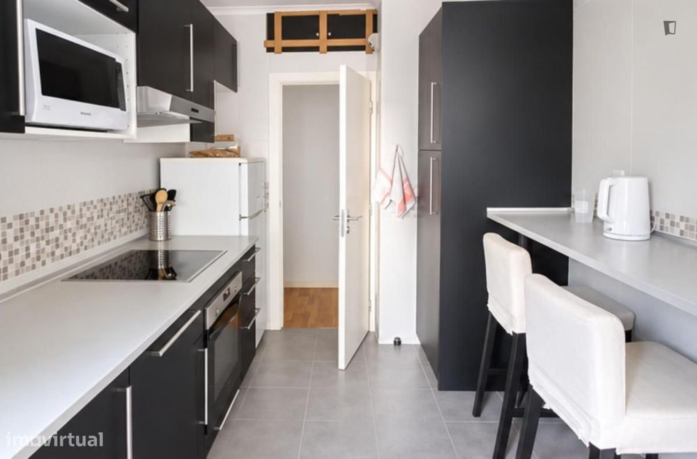 Quarto - localizado em Olivais Lisbon