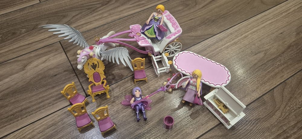 Playmobil zestaw karoca tron zamek