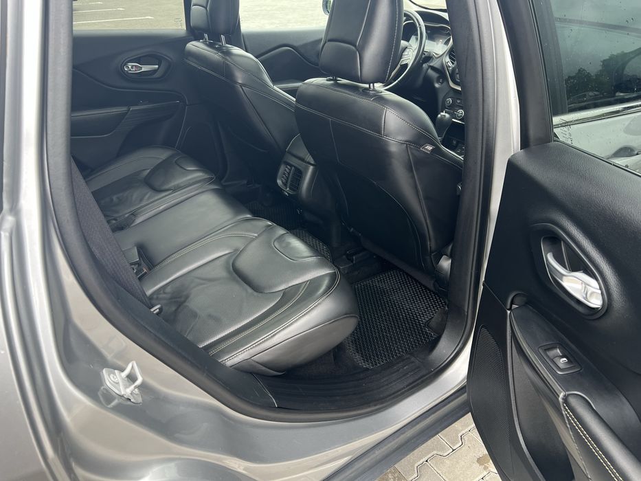 Джип Чероки 2015, 2.4 газ бензин