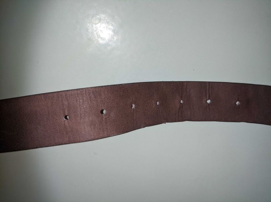 З шкіри продам в нормальному стані чоловічий ремінь