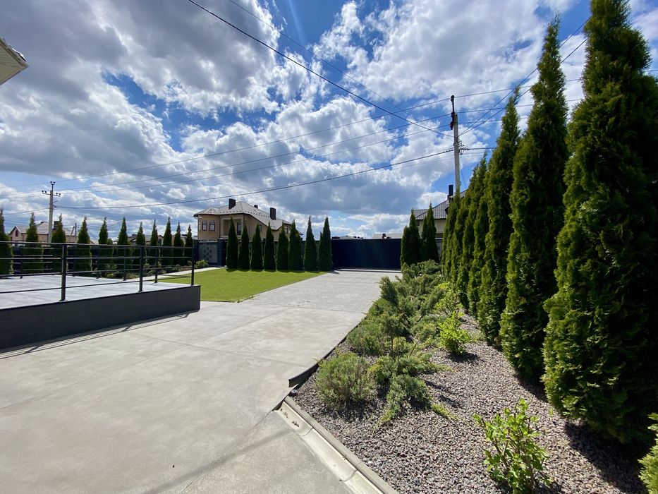 Сучасний сімейний будинок у передмісті Тернополя