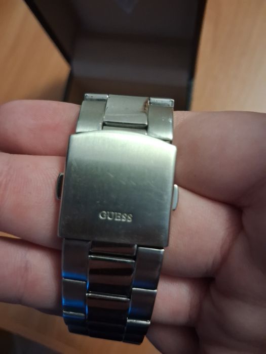 часы GUESS 2005 год
