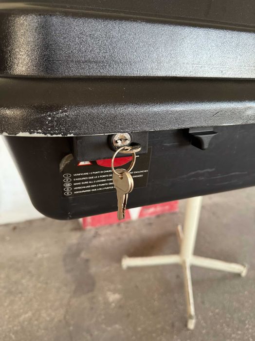 Mala Bagageira Preta Tejadilho 320L GoOut Muito Bom Estado