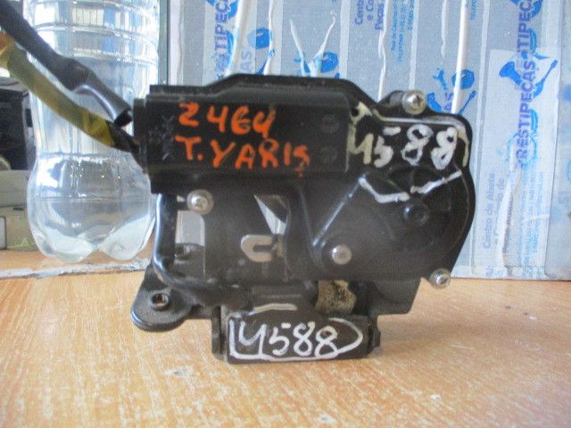 Fechadura / fecho da mala TOYOTA Yaris (_P9_)