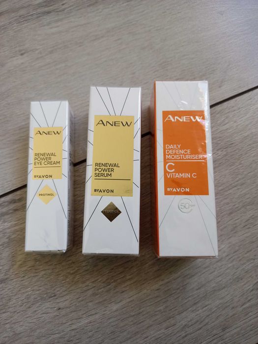 Zestaw kremów do twarzy Avon