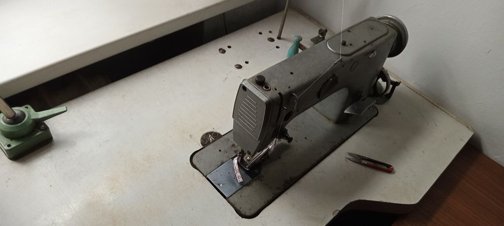 Промислова швейна машинка 1022кл.