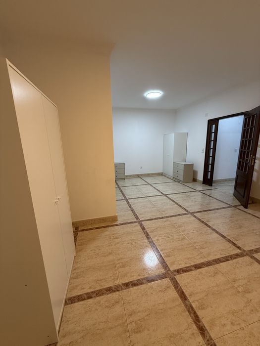 Arrenda-se quarto de casal/partilhado/solteiro