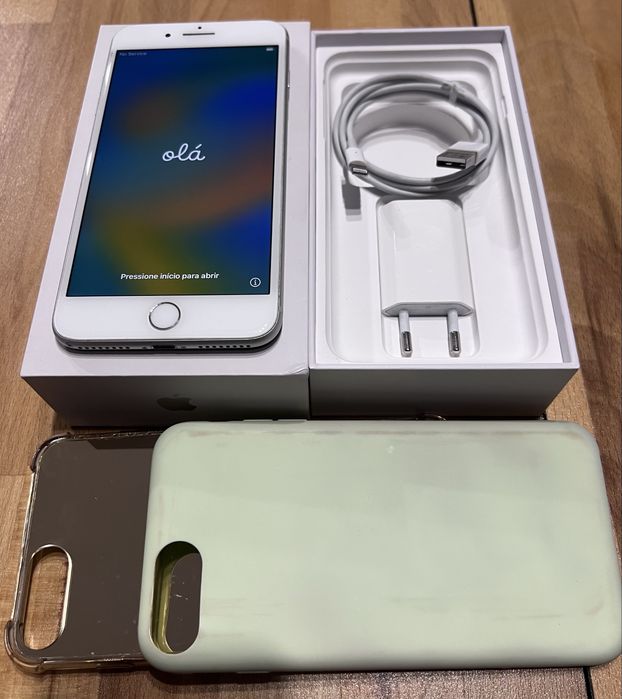 iPhone 8 Plus stan b.dobry pudełko ładowarka etui