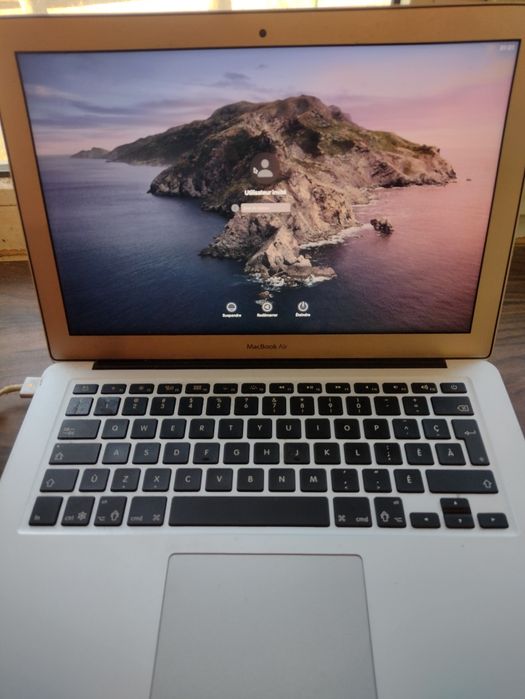 MacBook Air a1466 2017 с нюансом