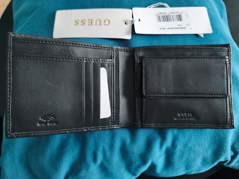 Nowy portfel Guess