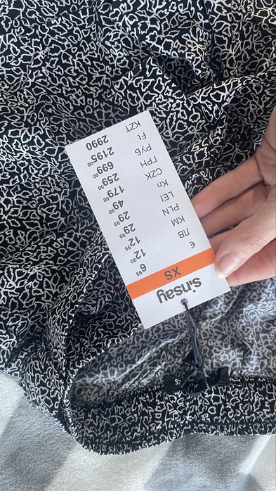 XS/34 Czarno biale wzorzyste spodenki wysoki stan sinsay nowe