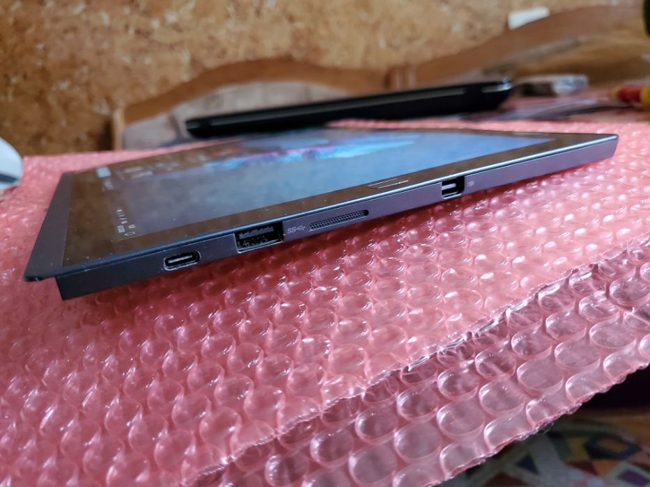 Lenovo ThinkPad X1 Tablet \ Core m5-6Y57 8GB RAM 128GB SSD