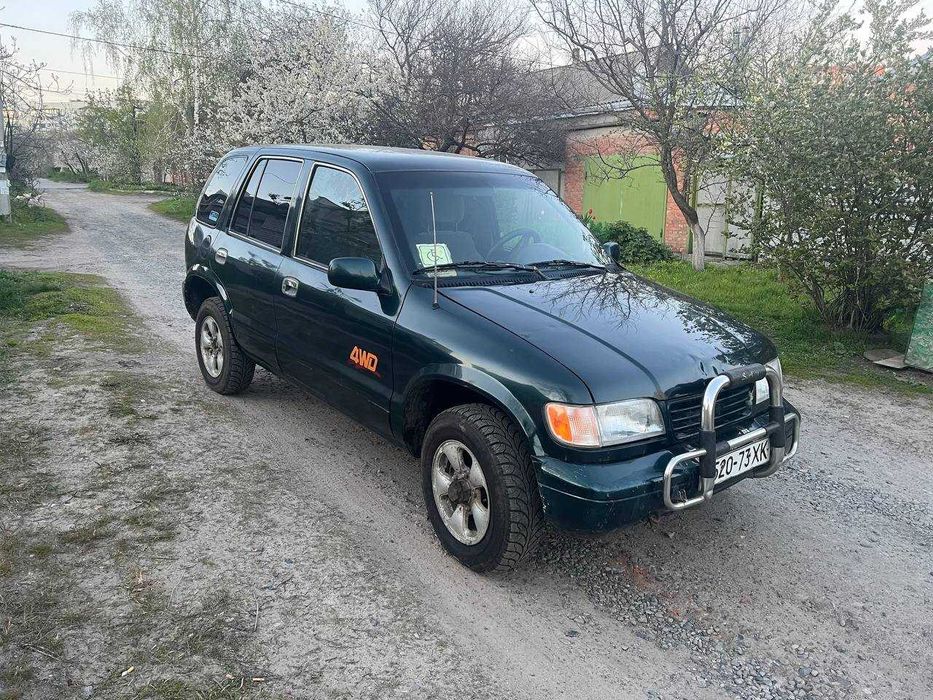 Продам КIA Спортедж 1996 року на повному ходу.до ноября по техпаспорту 2700дол