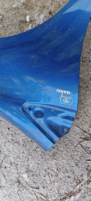 Błotnik prawy Toyota Yaris III niebieski
