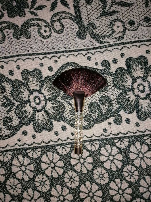 Pincel de maquilhagem Avon. Nunca utilizado.