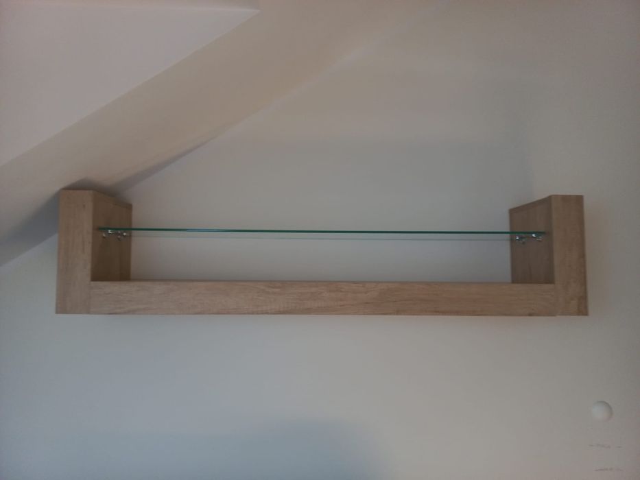 Półka ścienna 130 cm z szybą