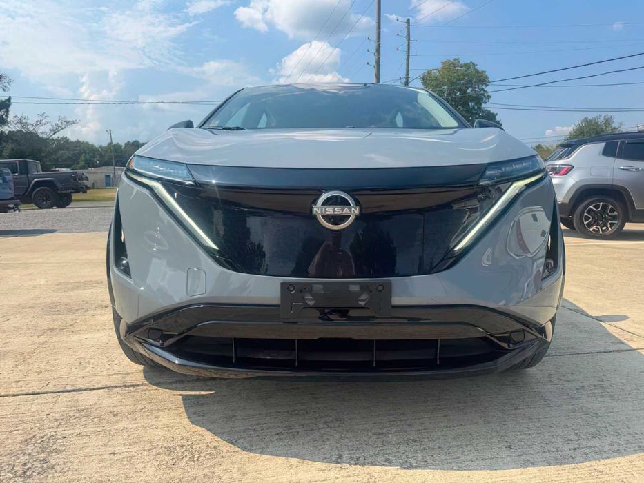 Nissan Ariya      2023