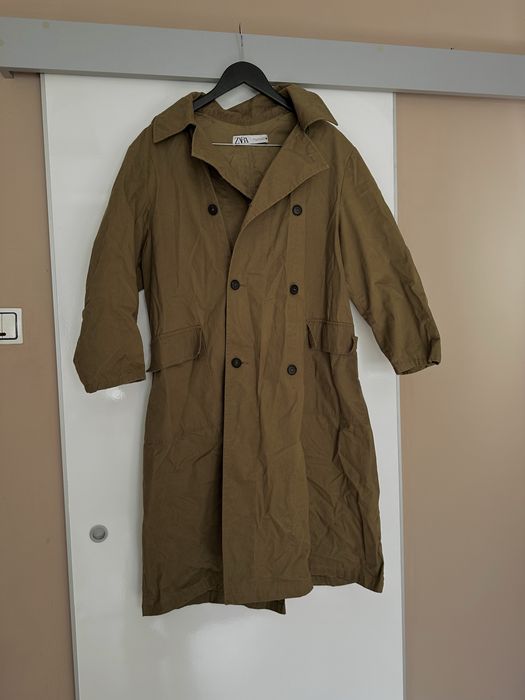 oversizowy khaki trencz