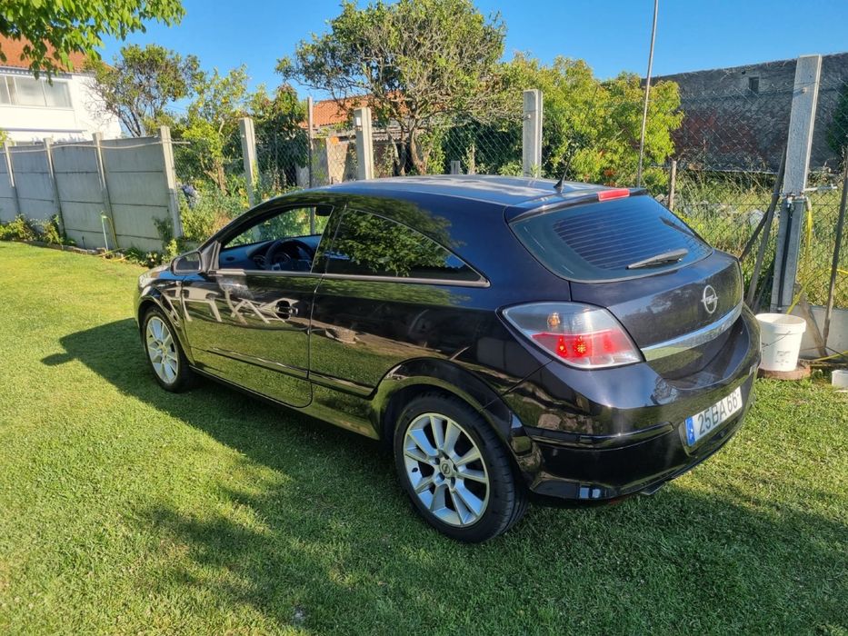 Opel Astra H  GTC 1.9CDTI
