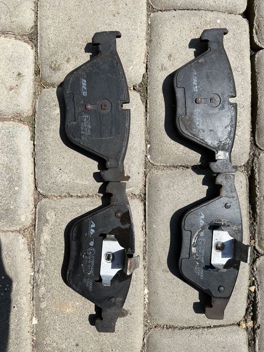 Тормозні колодки BMW