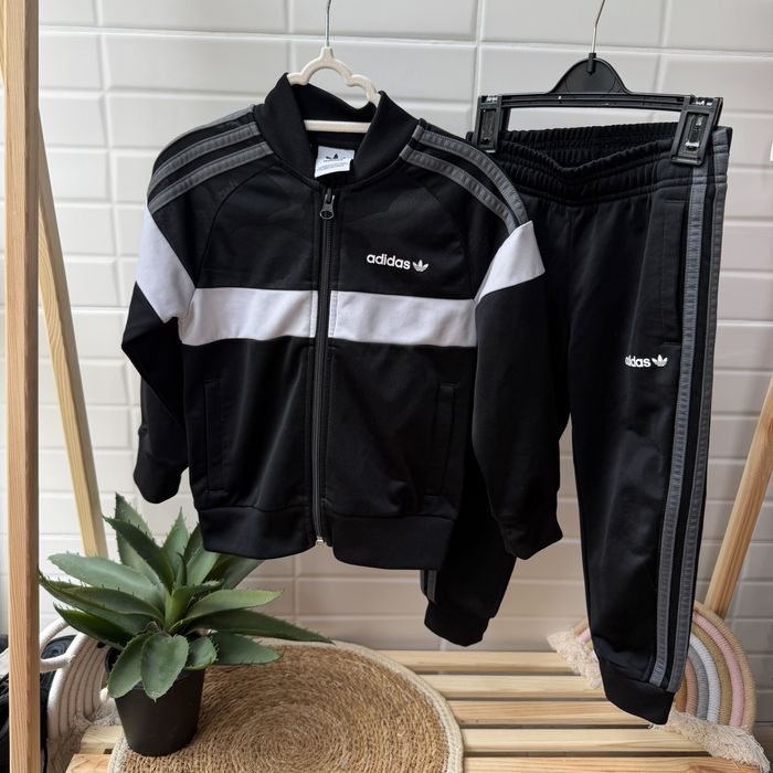 Спортивний костюм Adidas для хлопчика 98-104