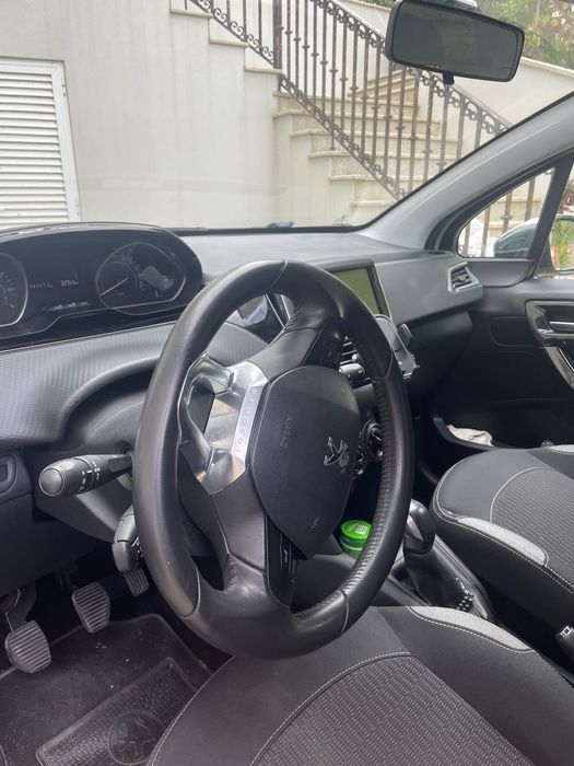 Peugeot 208 Puretech style