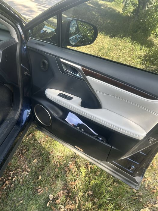 Lexus Rx350.