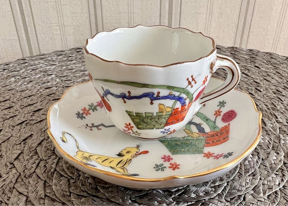 Miśnia rzadka filiżanka do mokki wzór żółty lew z XIXw.