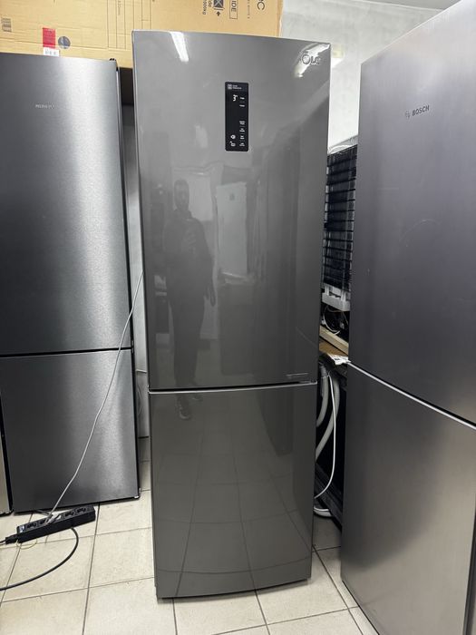 Комбінований холодильник LG з контролем вологості та низьким рівнем шуму