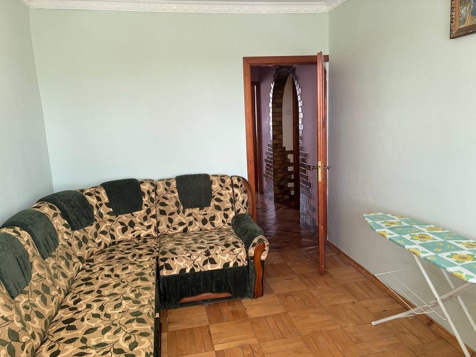 Здається в оренду охайна 3 кімната квартира по Вул.Оболоня