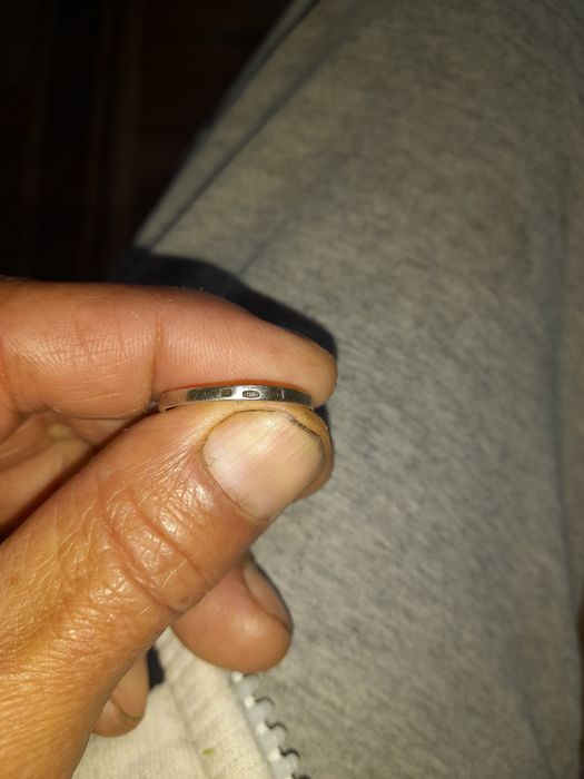 Продам серебряне кільце.