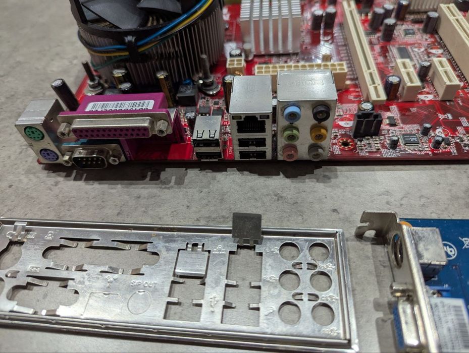 Комплект Core 2 Duo E7400 + 4GB DDR2 + плата 775 + GeForce 7300