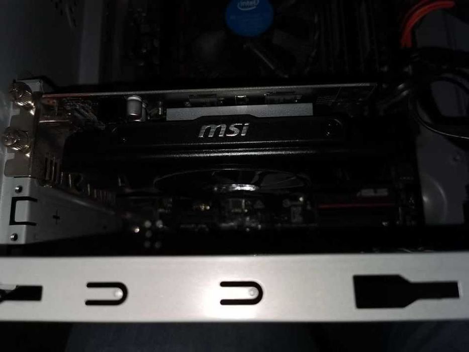 Torre de computador c/ windows 10