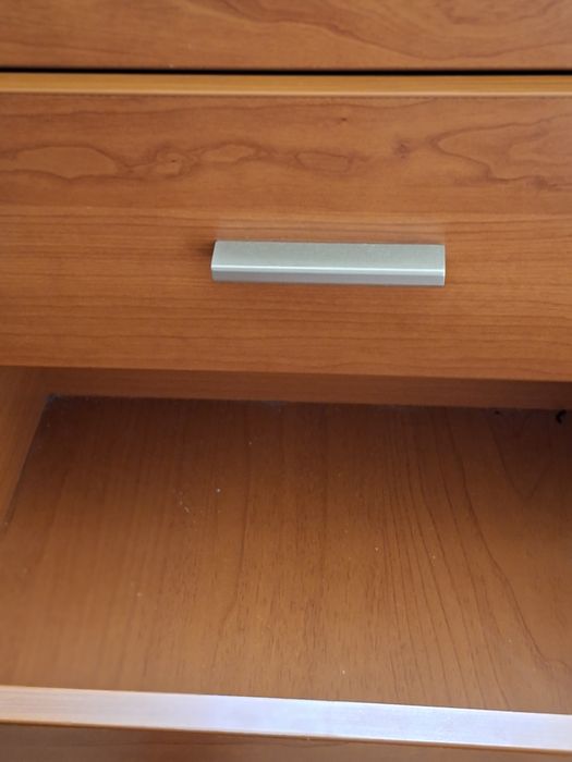 Movel de quarto camiseiro com 5 gavetass.