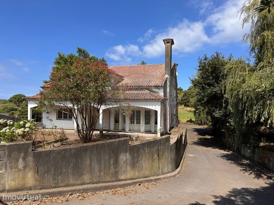 Moradia T8 para venda