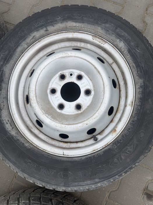 Felga koło opona Iveco Daily 06-24rok model S Pirelli 215/65r16c