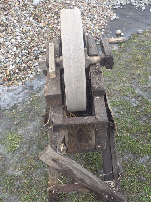 Ręczna Ostrzałka Zabytkowa Kamień