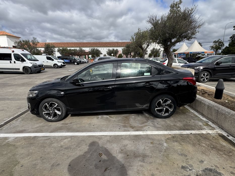 Carro TVDE para aluguer