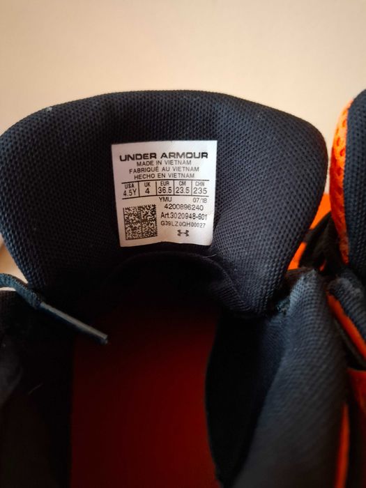 Buty do koszykówki Under Armour Jet Mid 36,5