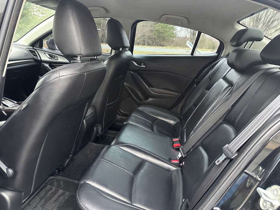 Mazda 3 Touring      2018