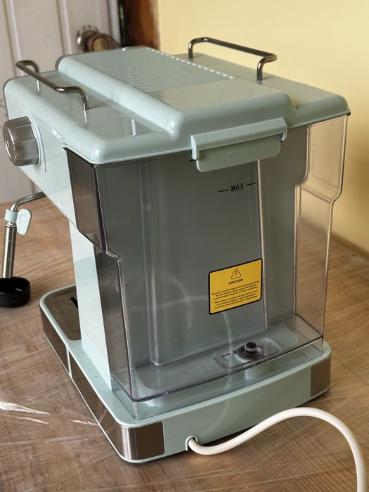 Кавомашина Cecotec Cumbia Power Espresso 20 Tradizionale у відтінку Light Green (модель CCTC-01576)