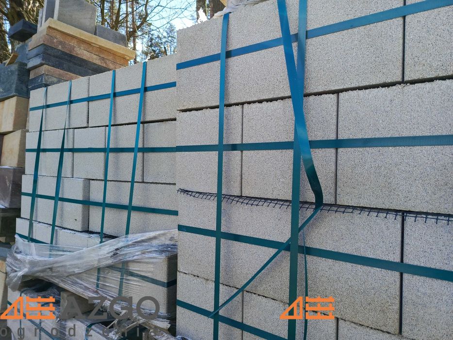 Bloczek pustak ogrodzeniowy KONEKT HVIT od ręki do murowania