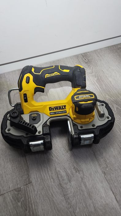 Стрічкова акумуляторна пила dewalt dcs377 труборіз