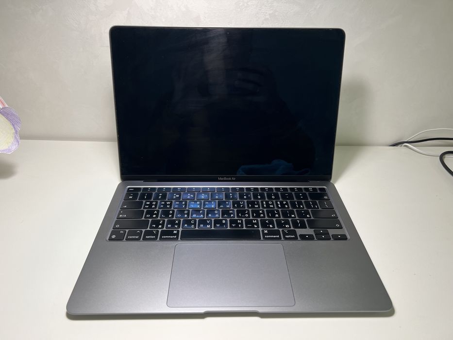 MacBook Air 13” M1 2020 8/256GB Space Gray + оригінальна зарядка