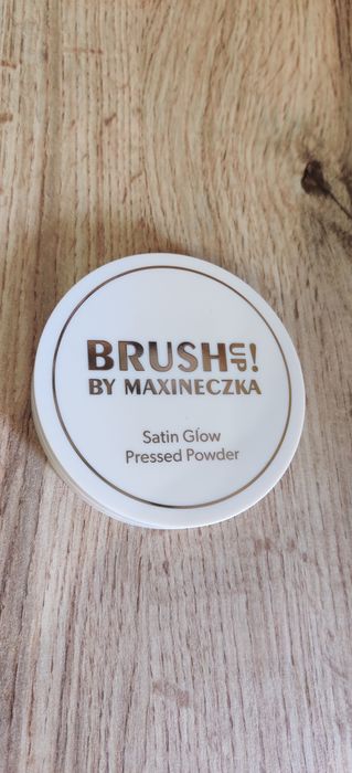 Brushup by Maxineczka satin głów puder prasowany 01