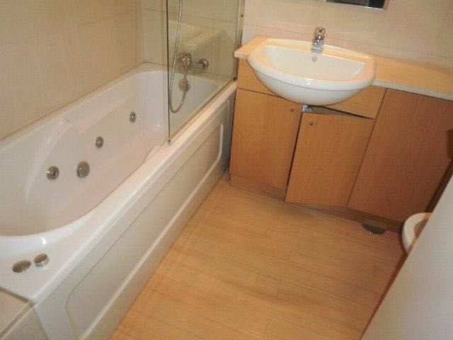 Arrenda-se T1 no Centro da Maia com garagem