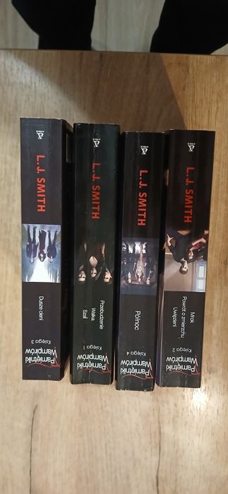 L.J.Smith. seria Pamiętniki Wampirów 4szt.