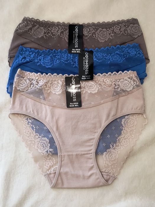 -> Majtki damskie bawełniane z koronką / Zestaw - 3 szt. / Kolor: mix. / Rozmiar: M/L