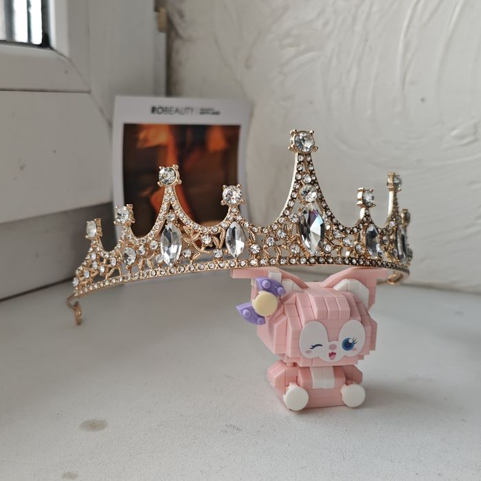 Діадема, тіара, корона, аксесуари для волосся